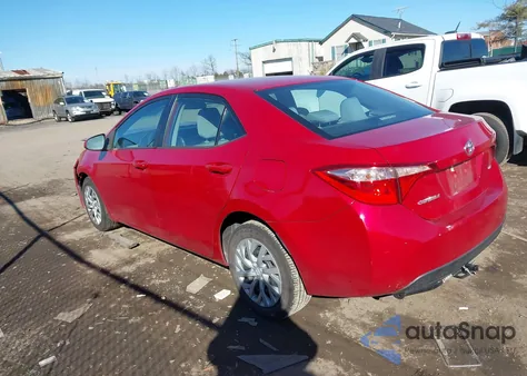 2018 Toyota Corolla Le z USA, uszkodzony, nr VIN 2T1BURHEXJC077595